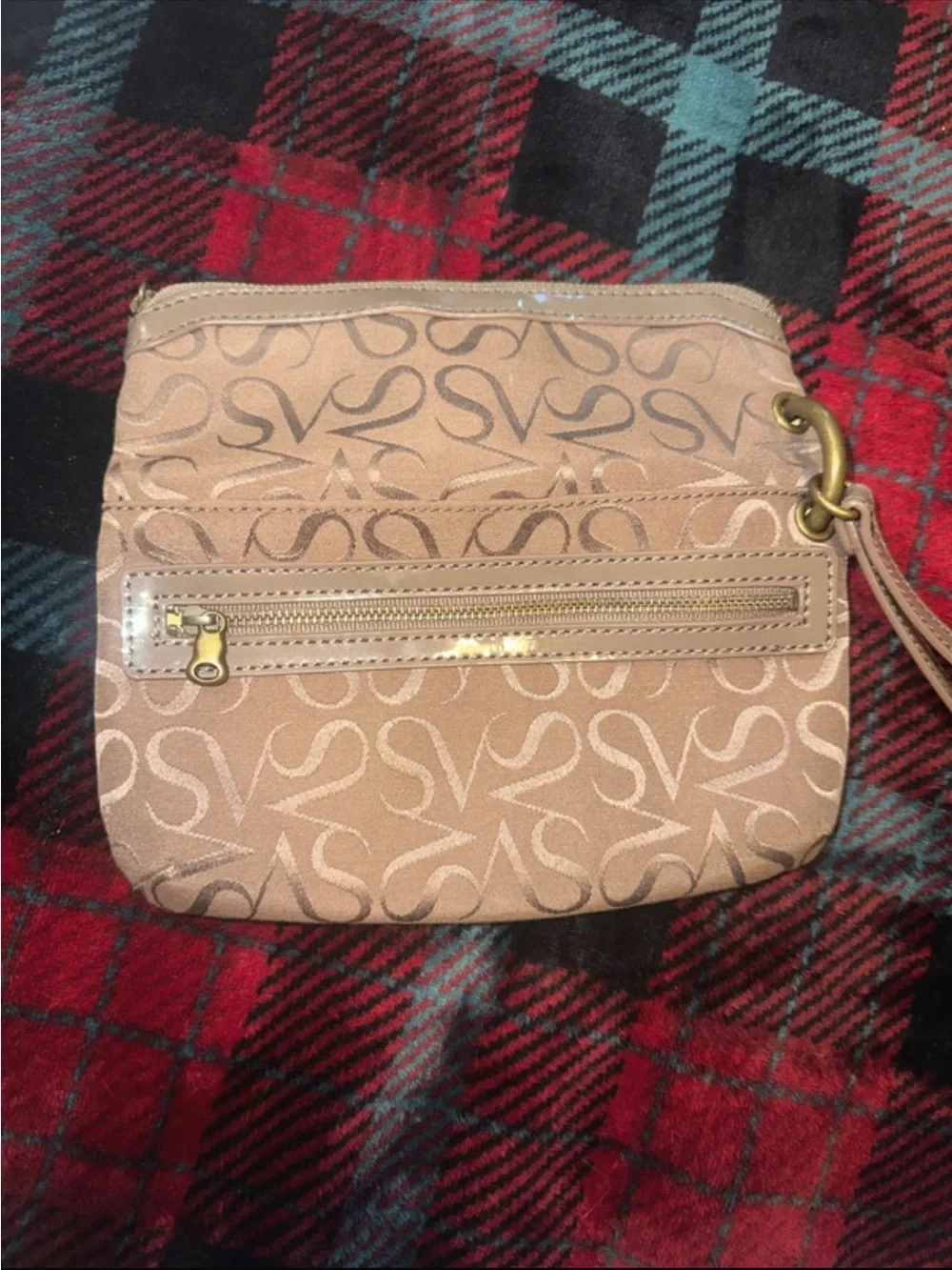 Simply Vera Vera Wang compact wristlet